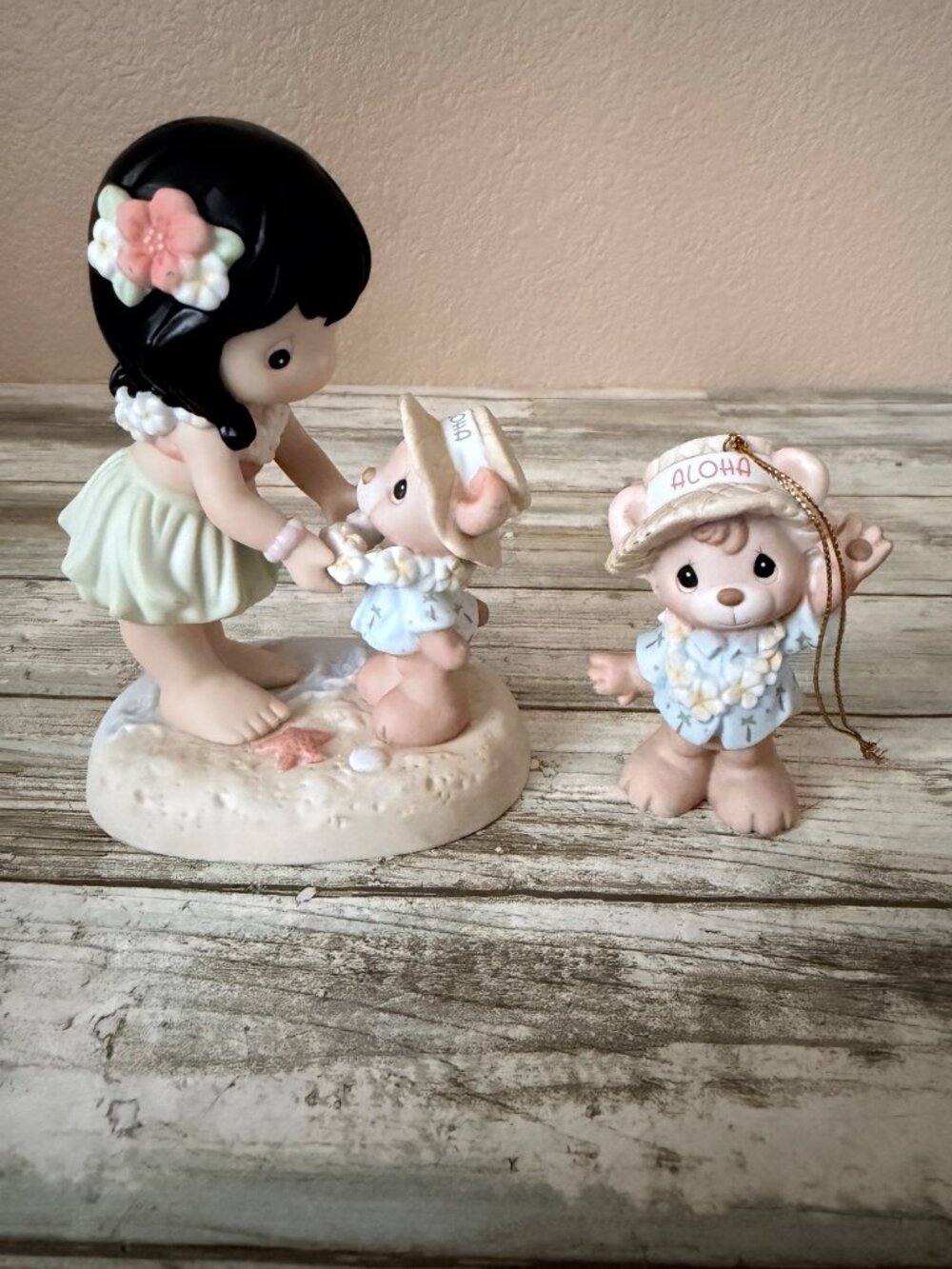 Precious Moments 2001 In Paradise 101549 + Aloha Bear Ornament 101550 Set